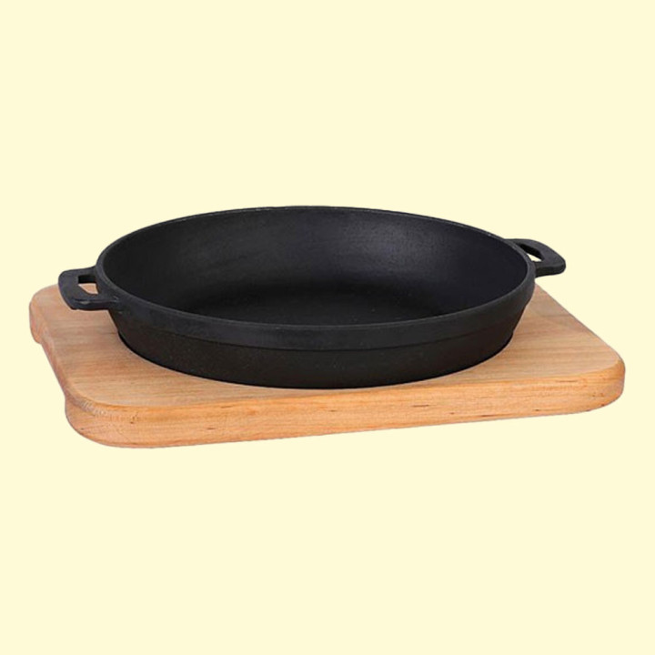 Cast iron serving pan 20x4 cm with wooden serving board