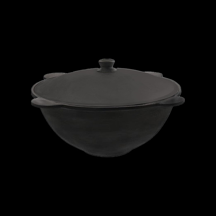 Uzbek cast-iron cauldron for 10 liters flat-bottomed with a lid of aluminum.